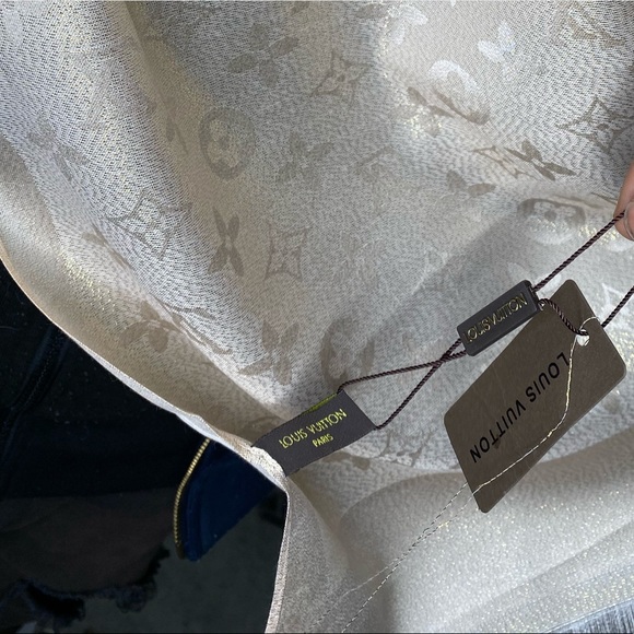 LV SCARF - Picture 2 of 4